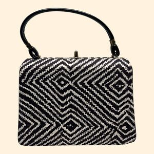 1960s Vintage Black and White Geometric Woven Handbag